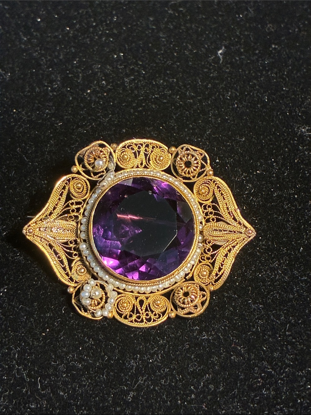 10k solid  Gold Filigree Brooch with amethyst